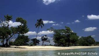 Kuba Einsamer Strand in der Schweinebucht (imago/McPHOTO/F.Scholz)