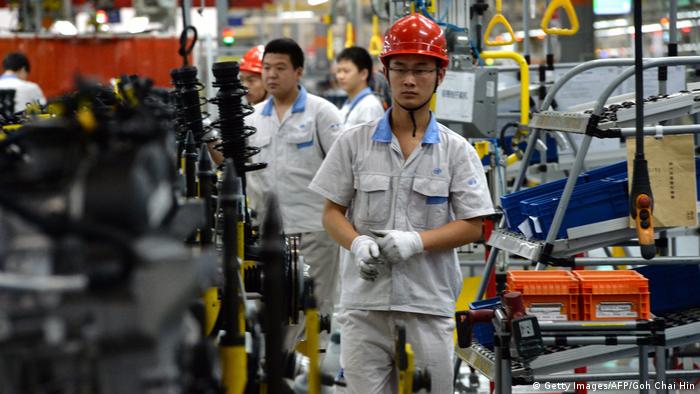 CHINA VW Fertigung (Getty Images/AFP/Goh Chai Hin)