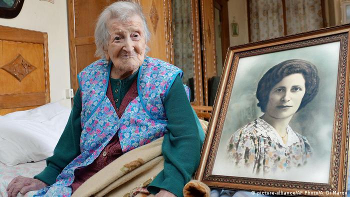 Italien Verbania Emma Morano älteste Frau der Welt feiert 117. Geburtstag (picture-alliance/AP Photo/A. Di Marco)