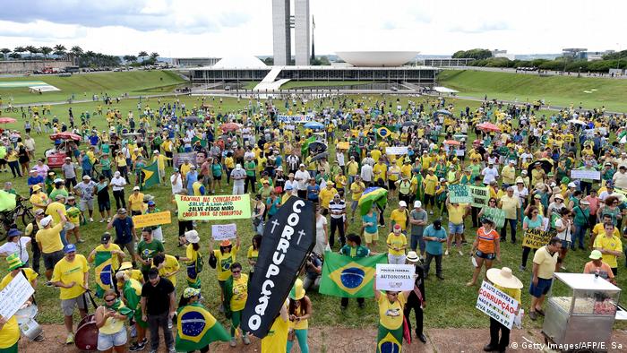 Brasilien Proteste gegen die Korrpution (Getty Images/AFP/E. Sa)