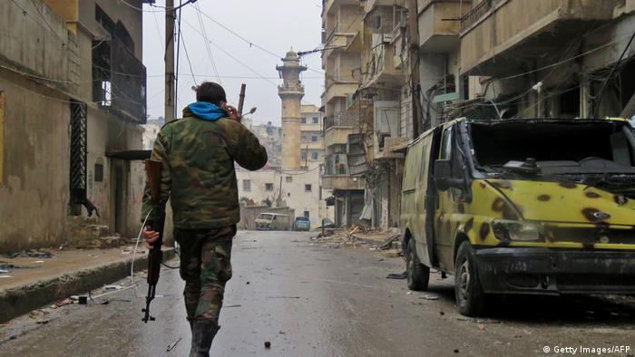 Syrien Regierungssoldat in Ost-Aleppo (Getty Images/AFP)