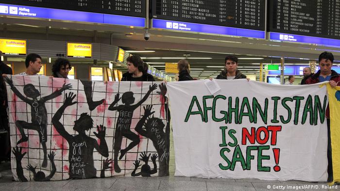 Protestas contra las deportaciones a Afganistán.