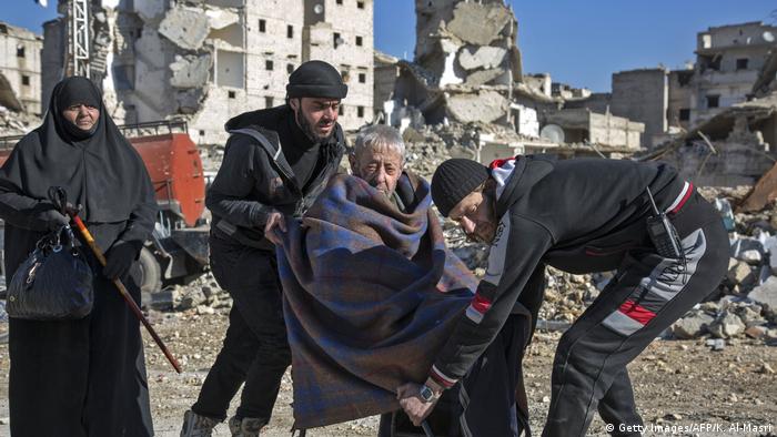 Syrien Krieg - Evakuierungen in Aleppo (Getty Images/AFP/K. Al-Masri)