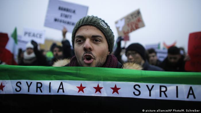 Deutschland Demonstrationen in Berlin für Frieden in Syrien (picture alliance/AP Photo/M. Schreiber)