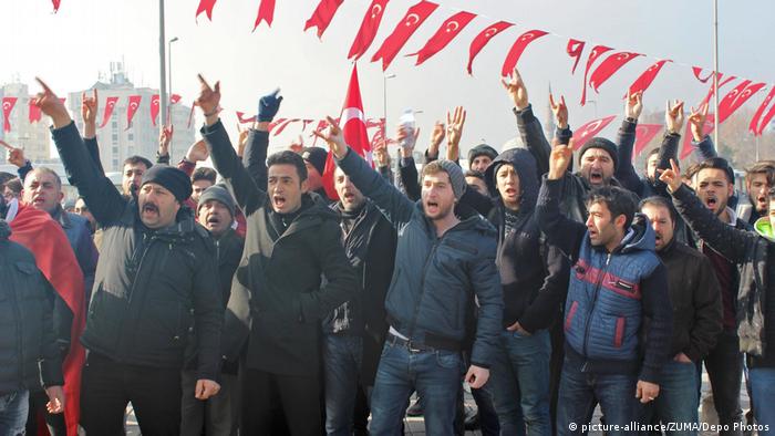 Türkei Kayseri HDP Zentrale Demonstration (picture-alliance/ZUMA/Depo Photos)