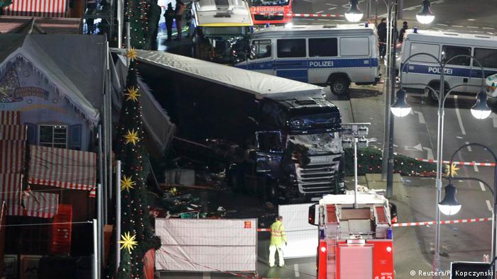 Deutschland Anschlag mit LKW auf Weihnachtsmarkt in Berlin (Reuters/P. Kopczynski)