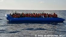 Mittelmeer Flüchtlingsboot