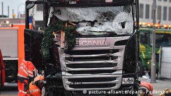 Το φορτηγό με το οποίο ο Ανίς Αμρί παρέσυρε στον θάνατο 12 επισκέπτες της χριστουγεννιάτικης αγοράς στο Βερολίνο 