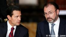 Mexiko Präsident Enrique Pena Nieto (L) und Außenminister Luis Videgaray