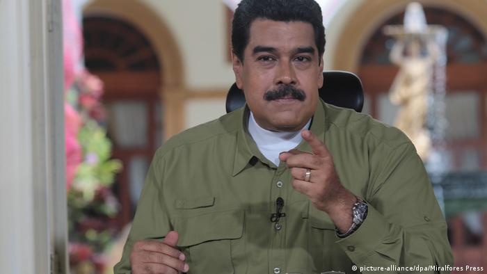 Venezuela Präsident Maduro - neue 500 Bolivar (picture-alliance/dpa/Miralfores Press)