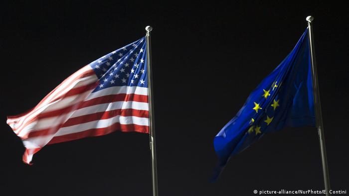 Fahnen Deutschland US EU (picture-alliance/NurPhoto/E. Contini)