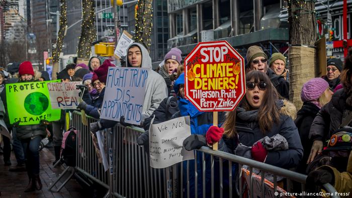 USA Protest gegen Klimapolitik Donald Trumps in New York (picture-alliance/Zuma Press/)