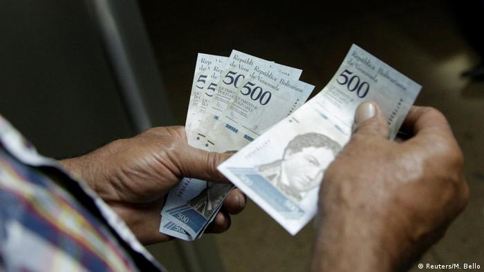 Venezuela | Einführung neuer Banknoten in Venezuela (Reuters/M. Bello)