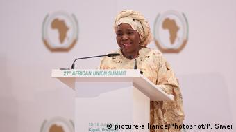Ruanda Rede Nkosazana Dlamini-Zuma Sitzung AU Gipfel (picture-alliance/Photoshot/P. Siwei)