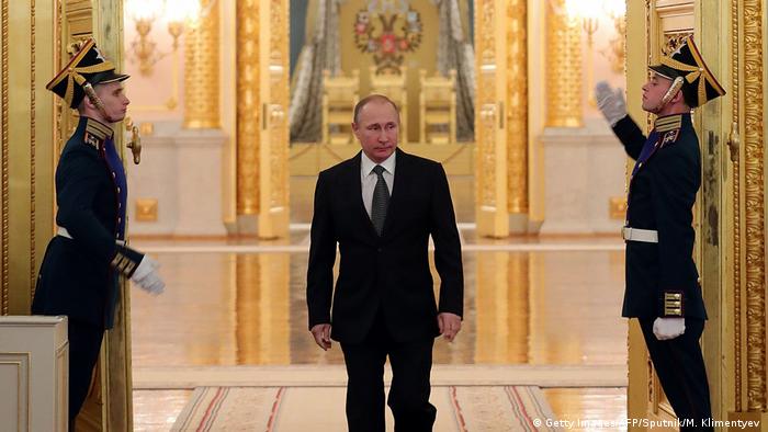 Russland Präsident Wladimir Putin in der Kreml (Getty Images/AFP/Sputnik/M. Klimentyev )
