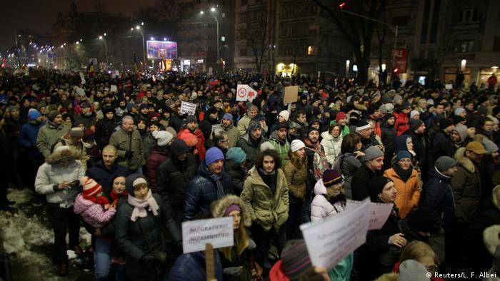 Rumänien Bukarest Proteste gegen Regierung (Reuters/L. F. Albei)