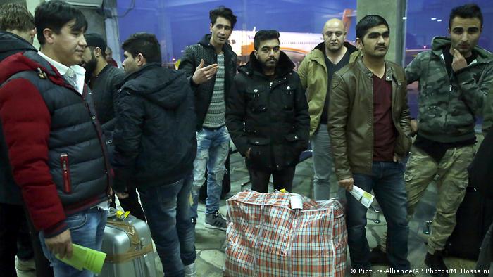 Afghanistan Migranten aus Deutschland abgeschoben (Picture-Alliance/AP Photos/M. Hossaini)