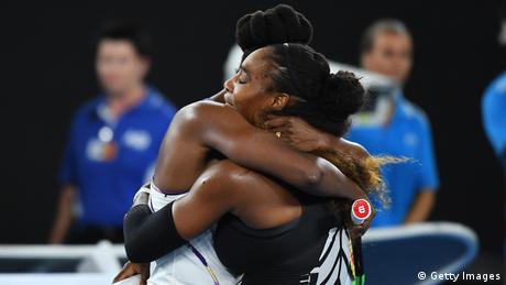 Serena y Venus, la mayor de las hermanas con 36 años, disputaron en Melbourne su novena final de Grand Slam (Getty Images)
