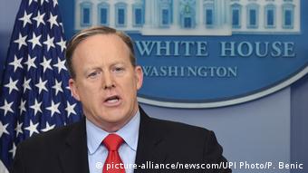 USA Weißes Haus - Sean Spicer (picture-alliance/newscom/UPI Photo/P. Benic)