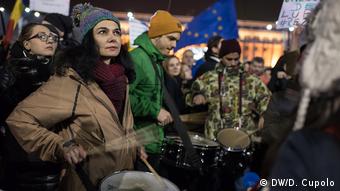 Χιλιάδες Ρουμάνοι διαδήλωσαν τις τελευταίες μέρες στο Βουκουρέστι και σε άλλες πόλεις της χώρας