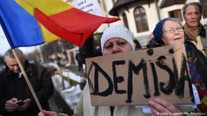 Rumänien Unmut über Korruption in Politik löst Massenproteste aus (Getty Images/AFP/D. Mihailescu)