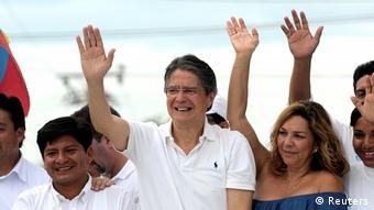 Guillermo Lasso: exministro y ex banquero en contra de 14 impuestos