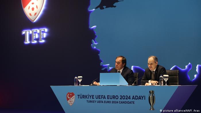Cagatay Kilic kündigt die Ernennung der Türkei für die UEFA Euro 2024 an (picture alliance/AA/Y. Aras)