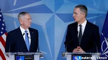 Belgien Mattis mit Stoltenberg beim NATO Verteidigungsminister-Treffen in Brüssel
