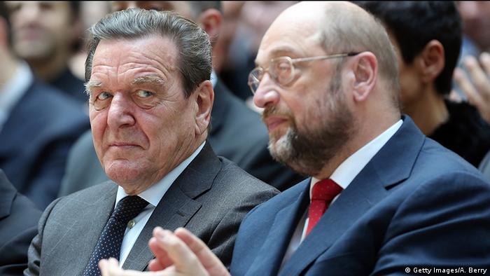 Deutschland SPD Gerhard Schröder & Martin Schulz 2014 (Getty Images/A. Berry)