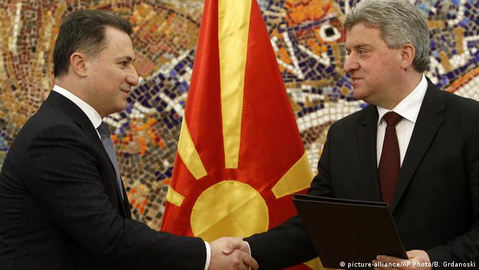 Mazedonien Gjorge Ivanov und Nikola Gruevski (picture-alliance/AP Photo/B. Grdanoski)