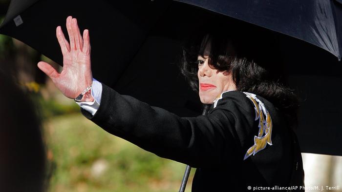 USA - Michael Jackson auf seiner Neverland Ranch (picture-alliance/AP Photo/M. J. Terrill)