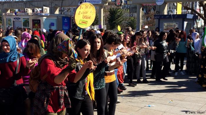 Türkei Istanbul Bakırköy - Frauendemonstration zum Weltfrauentag in der Türkei
