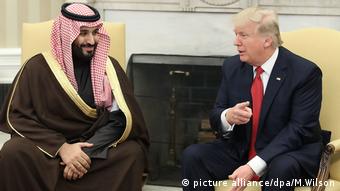 Trump con el príncipe Mohamed bin Salman en Washington.