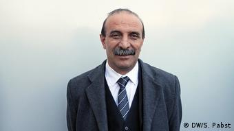 Ο 52χρονος κούρδος πολιτικός ακτιβιστής Γιουκσέλ Κοτς φοβάται για τη ζωή του