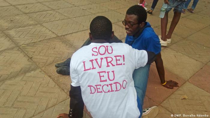 Angola Aktivisten Nito Alves und Arante Kivuvu in Luanda