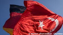 Symbolbild Deutschland - Türkei Flaggen
