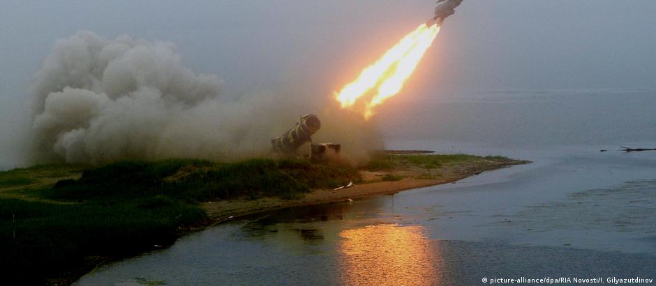 Sistema antiaéreo de defesa russo na costa da ilha de Sacalina, no extremo leste da Rússia