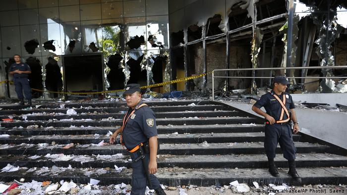 Paraguay Asuncion Parlament Zerstörungen nach Ausschreitungen (picture alliance/AP Photo/J. Saenz)