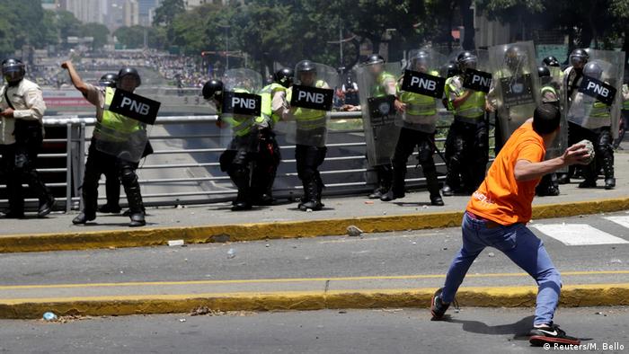 Venezuela Proteste in Caracas (Reuters/M. Bello)