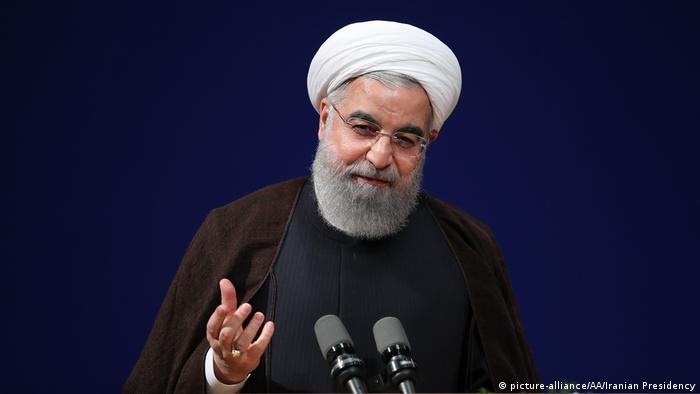 Iran Präsident Rohani zu U.S. Luftschlägen gegen syrischen Luftwaffenstützpunkt (picture-alliance/AA/Iranian Presidency)