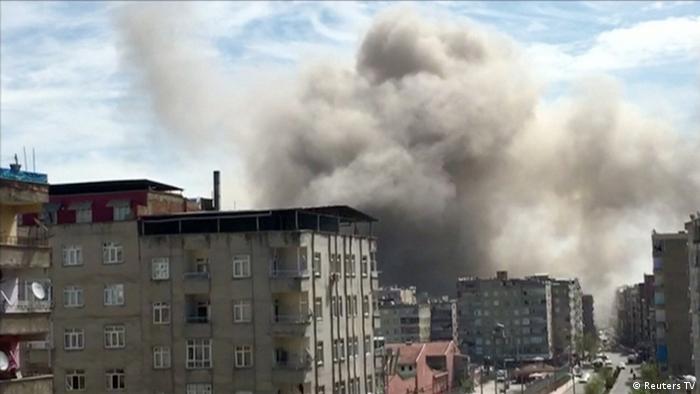 Türkei Explosion in Diyarbakir (Reuters TV)