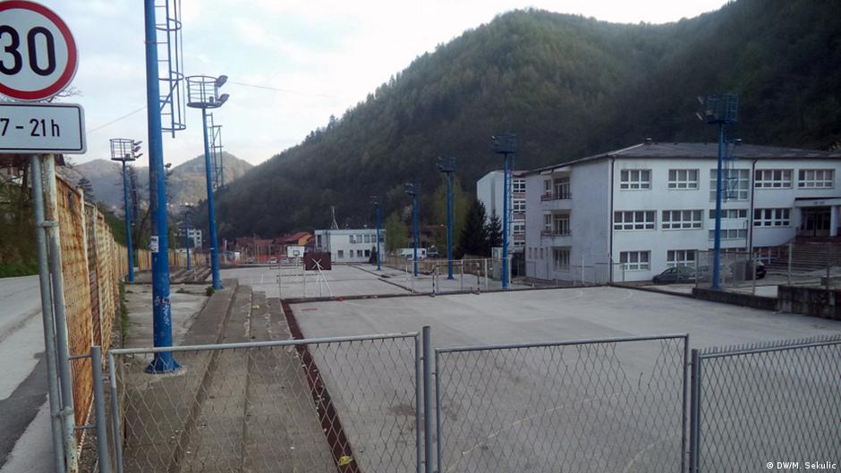 Serbien Srebrenica Spielplatz