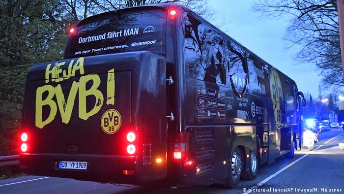 Borussia Dortmund Teambus nach Explosionen (picture-alliance/AP Images/M. Meissner)