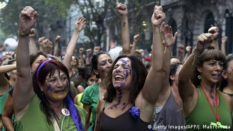 Argentinien Ni una menos Proteste Frauen (Getty Images/AFP/J. Mabromata)