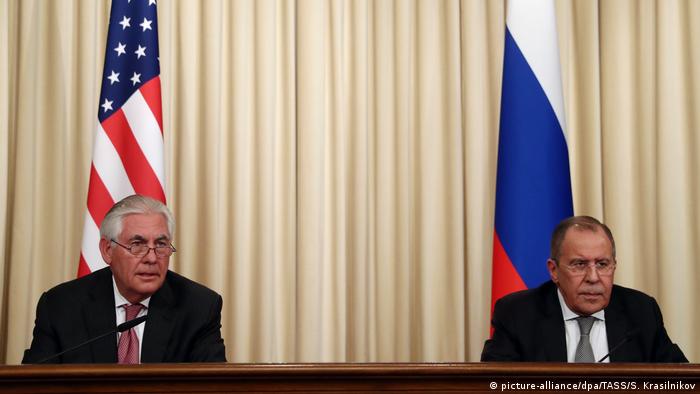 Russland Moskau Rex Tillerson und Sergei Lawrow (picture-alliance/dpa/TASS/S. Krasilnikov)