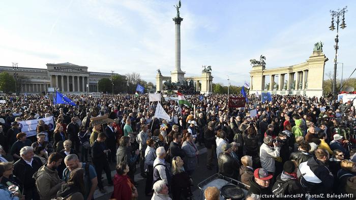 Протести у Будапешті тривають