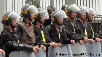 Vietnam Binh Duong Bereitschaftspolizei (Getty Images/AFP/VNExpress)
