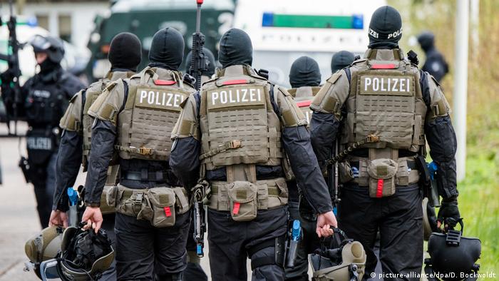 Немецкие полицейские в Гамбурге