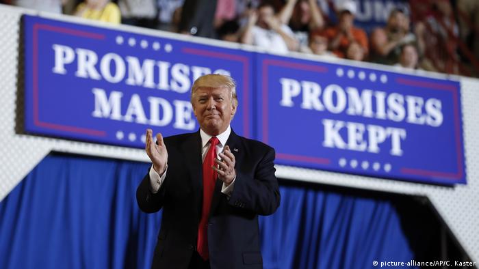 USA Harrisburg Trump Rede vor Anhängern (picture-alliance/AP/C. Kaster)