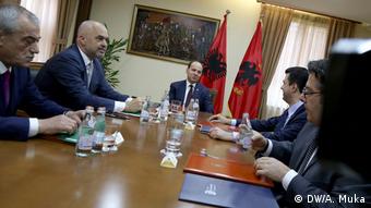 Albanien Treffen zwischen Premierminister Edi Rama und Oppositionsführer Lulzim Basha (DW/A. Muka)